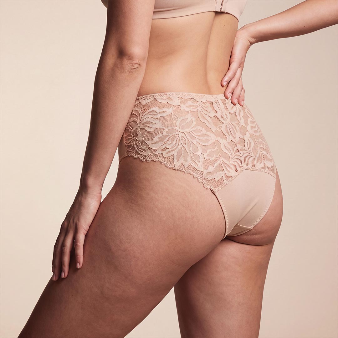 Elegant lace underwear