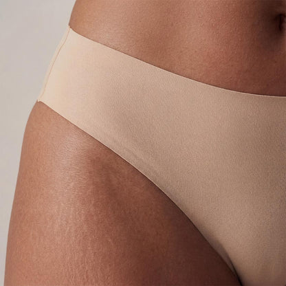 Discreet and elegant absorbent bikini underwear